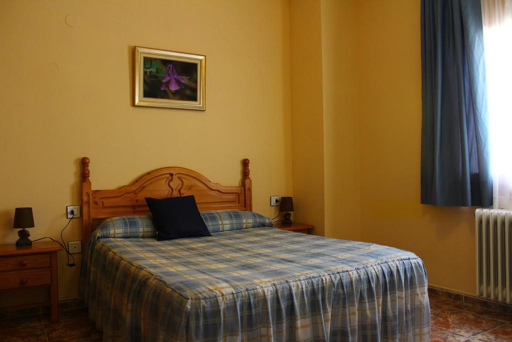 Residencial Los Robles Arroyo Frio Room photo
