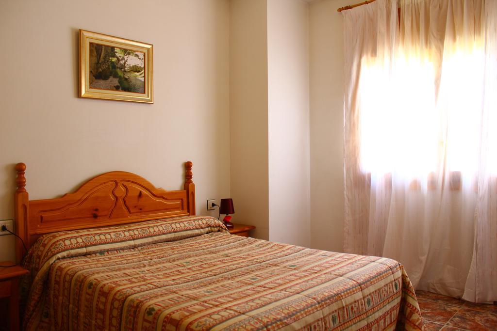 Residencial Los Robles Arroyo Frio Room photo